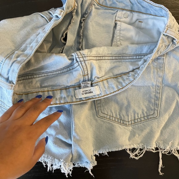 Shorts - Picture 3 of 3